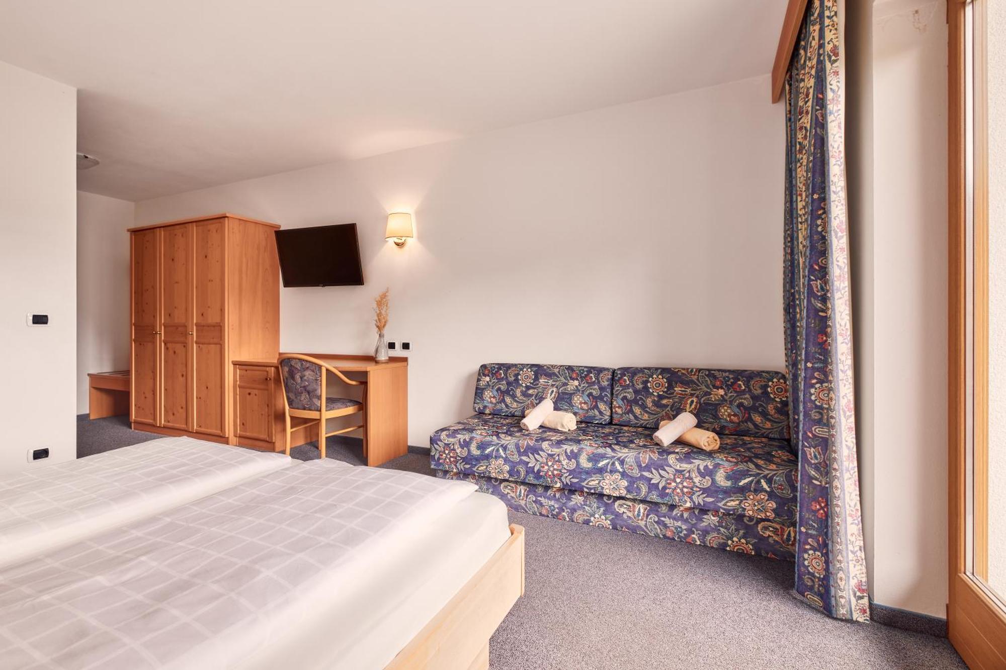 Ferienpension Zummullerhof Guest house Natz-Schabs