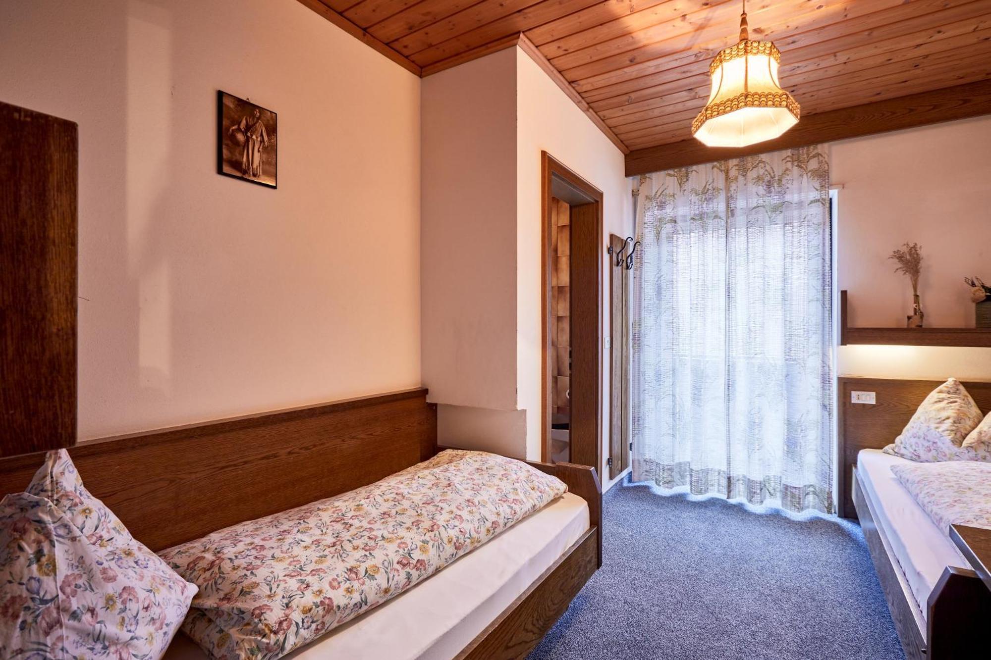 Ferienpension Zummullerhof Guest house Natz-Schabs